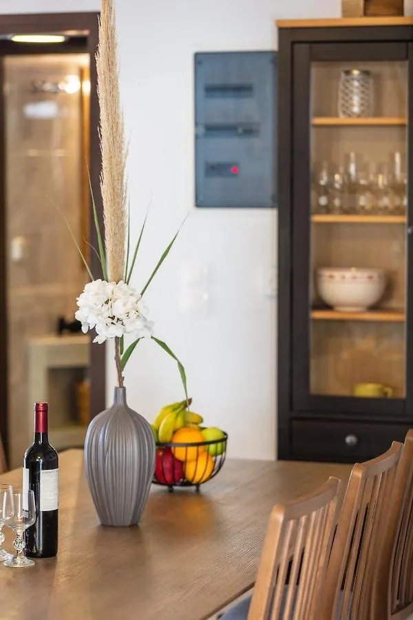 Oddas Beach House ريثيمنو اليونان