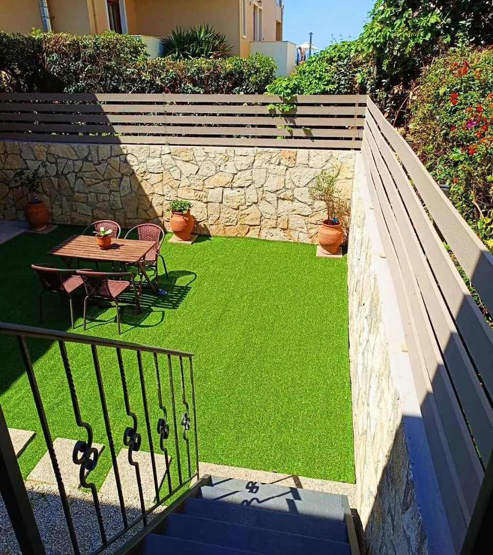 Oddas Beach House ريثيمنو بيت للعطل